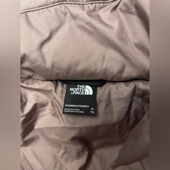 The North Face New Dealio Water Repellant 550 Fill Power Down Parka - Picture 8 of 8